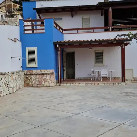 Дом отдыха Casa Demi Алькамо-Марина